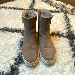 J/Slides NYC Sneaker boots